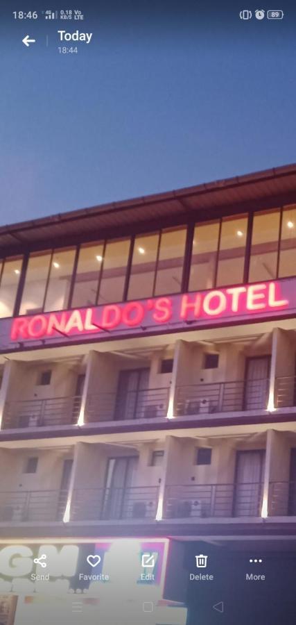 Hotel Ronaldos Old Goa à Panaji Extérieur photo